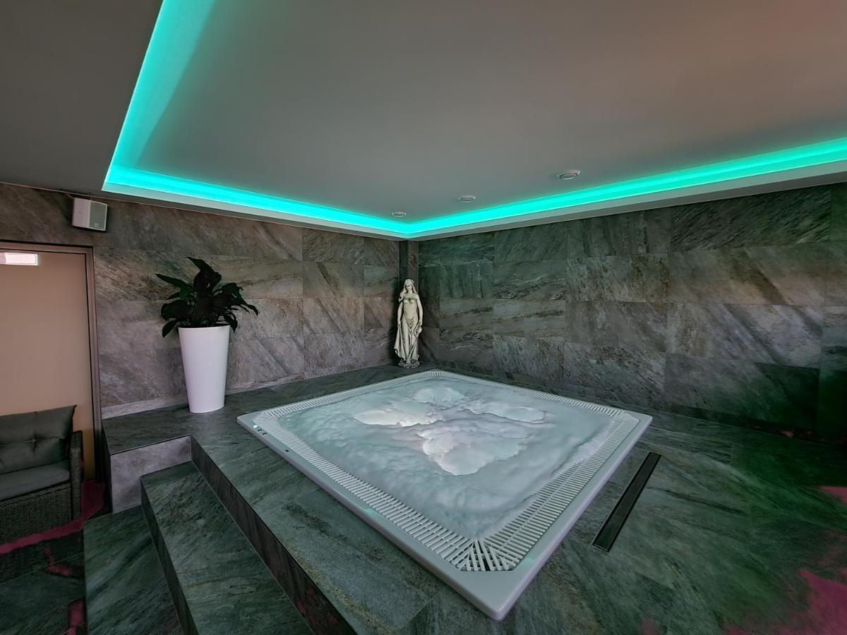 Chaty Krusetnica S Luxusnym Privatnym Wellness Esterno foto